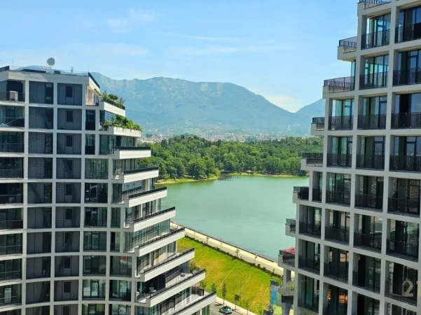 Tirane, jepet me qera zyre , 78 m² 1.700 € (Lake View Residence, Liqeni)