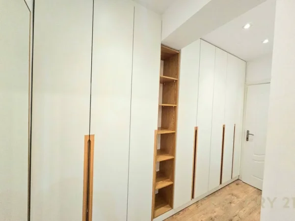 Tirane, jepet me qera apartament 1+1 Kati 4, 60 m² 630 € (21 dhjetori)