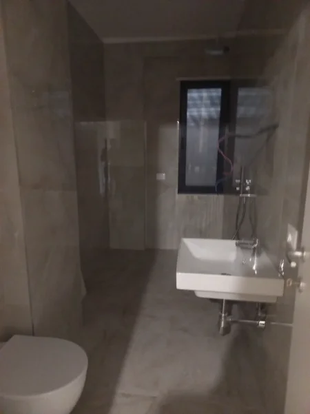 Tirane,Shitet Apart bollshëm 2+1+2banjo,pallat ri 2025,kati 10,sip.104 m², Cmimi 360'000€,diskutushëm prane Pazarit Ri rr. Q.Stafa e rr.H.Tasim.Tirane