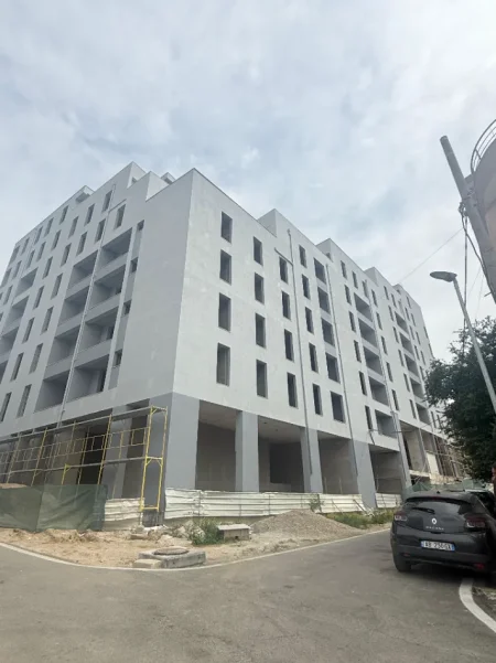 Tirane, shitet apartament 1+1 Kati 5, 78 m² 132.000 € (Ali Dem)