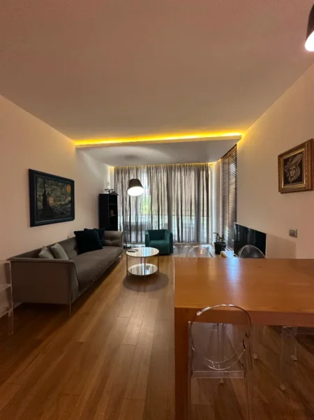 Tirane, jepet me qera apartament 2+1 Kati 5, 111 m² 1.000 € (Liqeni I thate)