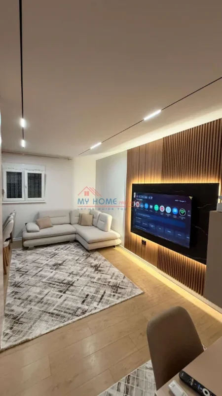 Tirane, jepet me qera apartament 1+1+Ballkon Kati 1, 80 m² 650 € (Rruga e Dibres)