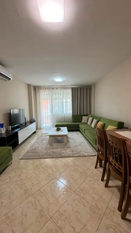 Tirane, jepet me qera apartament 2+1 Kati 9, 95 m² 850 € (21 Dhjetori)