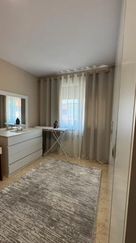 Tirane, jepet me qera apartament 2+1 Kati 9, 95 m² 850 € (21 Dhjetori)