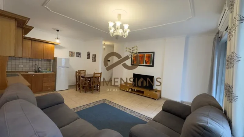 Tirane, jepet me qera apartament 1+1+Ballkon Kati 3, 70 m² 650 € (qender)