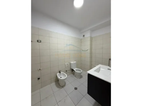 Tirane, shitet apartament 1+1+Aneks+Ballkon Kati 8, 72 m² 125.000 € 