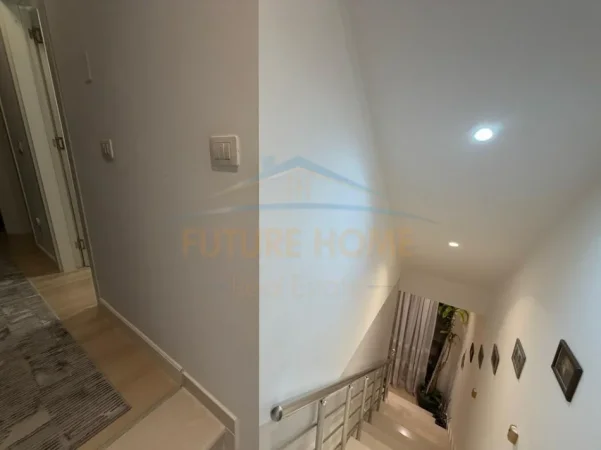 Tirane, shitet apartament 2+1+Aneks+Ballkon , 138 m² 300.000 € 