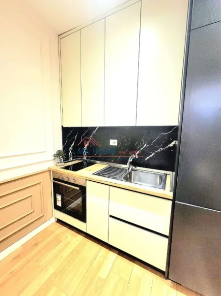 Tirane, shitet apartament 1+1+Ballkon Kati 10, 42 m² 130.000 € (Rruga e Kavajes)