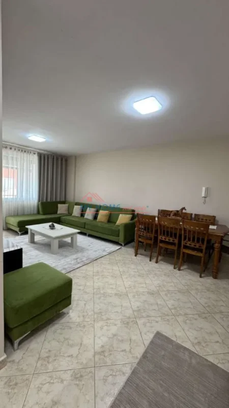 Tirane, jepet me qera apartament 2+1+Ballkon Kati 9, 95 m² 850 € (Rruga Frederik Shiroka)