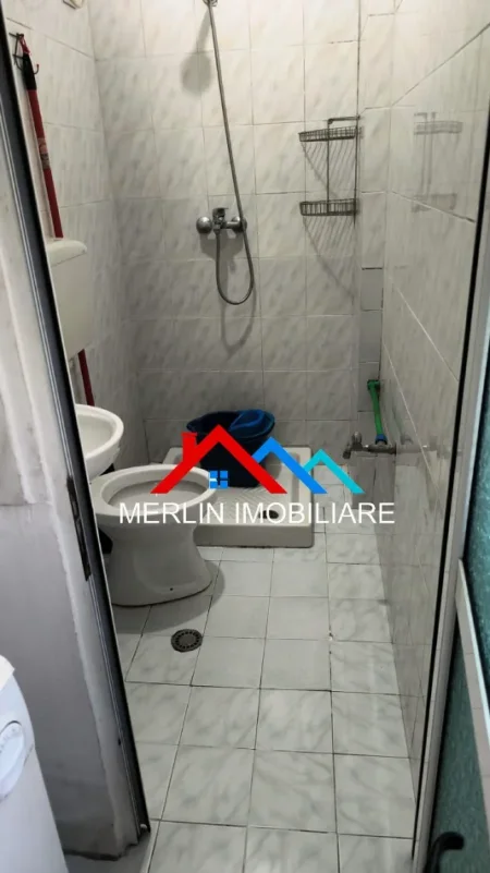 Tirane, jepet me qera apartament 1+1+Ballkon Kati 1, 45 m² 365 € (BULEVARDI BAJRAM CURRI,PERBALLE DELIJORGJIT)