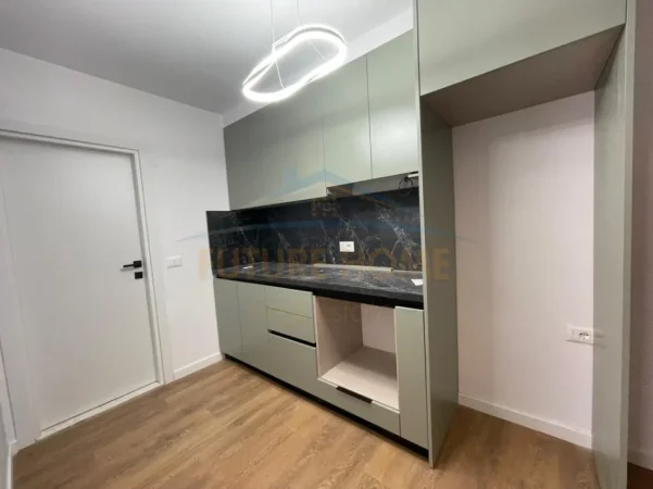 Tirane, Shiten 3 Apartamente 1+1,  Kati 5, 123 m² 327.000 € (21 Dhjetori (Mozaiku))