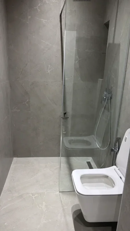 Tirane, jepet me qera zyre Kati 1, 70 m² 550 € (VASIL SHANTO)