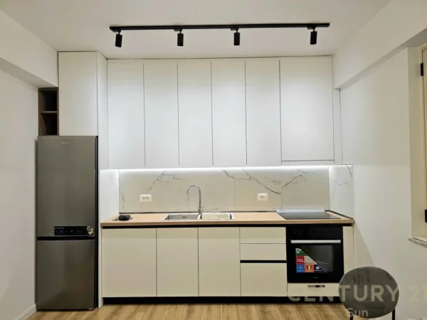 Tirane, jepet me qera apartament 1+1 Kati 4, 60 m² 630 € (21 Dhjetori SUN142895)