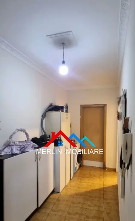 Tirane, jepet me qera apartament 2+1+Ballkon Kati 7, 100 m² 525 € (RRUGA SOKRAT MIHO,ASTIR)