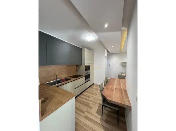 Tirane, shitet apartament 2+1 Kati 8, 96 m² 265.000 € (Don Boskos,te Kompleksi Fiori di Bosko)