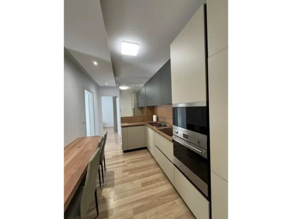 Tirane, shitet apartament 2+1 Kati 8, 96 m² 265.000 € (Don Boskos,te Kompleksi Fiori di Bosko)