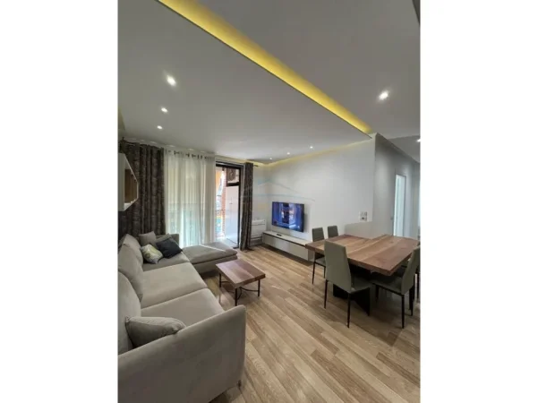 Tirane, shitet apartament 2+1 Kati 8, 96 m² 265.000 € (Don Boskos,te Kompleksi Fiori di Bosko)