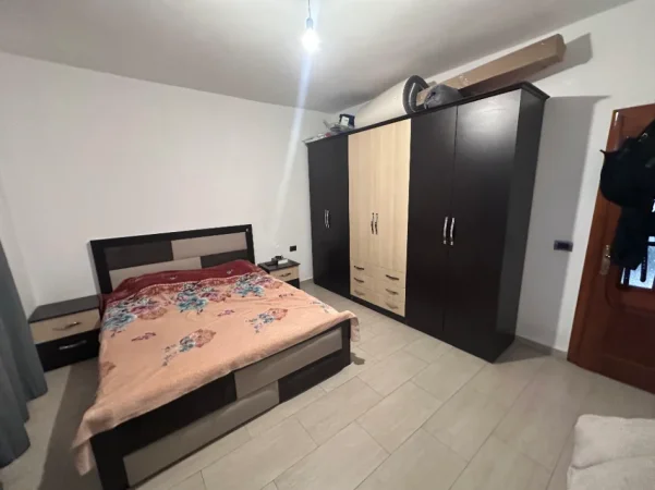 Tirane, jepet me qera Apartament 1+1, Mobiluar, Kati 7,Cmimi 42.000 Lekë të Reja tek ZOGU i Zi ,Don Bosko, Tiranë.