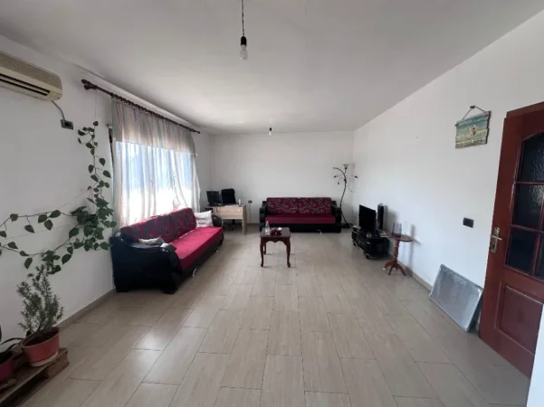 Tirane, jepet me qera Apartament 1+1, Mobiluar, Kati 7,Cmimi 42.000 Lekë të Reja tek ZOGU i Zi ,Don Bosko, Tiranë.