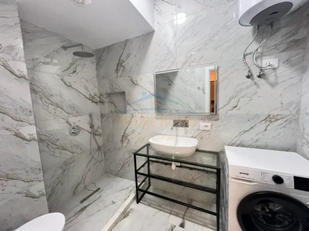 Tirane, jepet me qera apartament 1+1 Kati 1, 64 m² 475 € (Rruga e Dibres)
