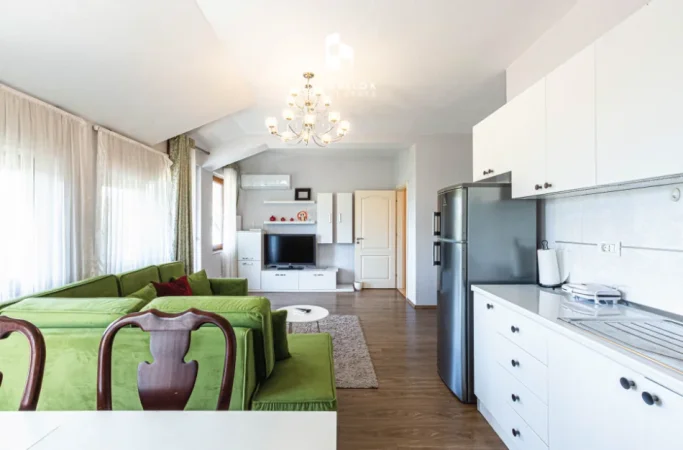 🌇 Me Qira: Apartament Fantastik ✨️ 2+1+2Wc & 2 Parkime 700€/Muaj (Liqeni Artificial - Shkolla Willson) Pamje Panoramike nga Liqeni 🏞️