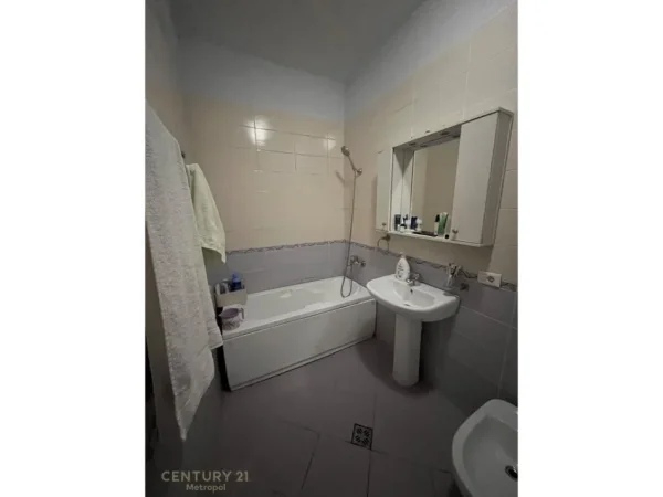 Tirane, shitet apartament 2+1 Kati 3, 106 m² 295.000 € (Komuna Parisit Metropol142879)