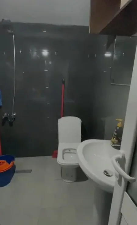 Tirane, jepet me qera apartament 1+1 Kati 1, 45 m² 300 € (Liqeni i Paskuqanit)