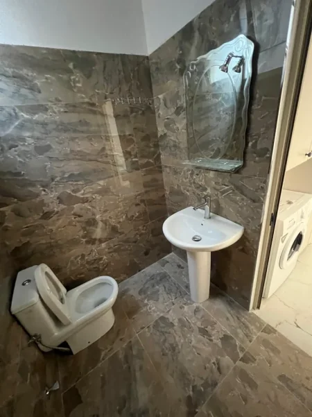 Tirane, jepet me qera , 35 m² 300 € (Don Bosko - Viva Market)