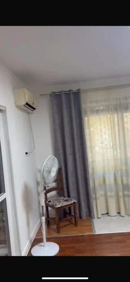 Tirane, jepet me qera apartament 1+1 Kati 3, 65 m² 400 € (Ali Demi)