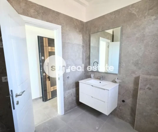 Ulqin, shitet apartament 1+1+Ballkon Kati 4, 52 m² 130.000 € (ULQIN)