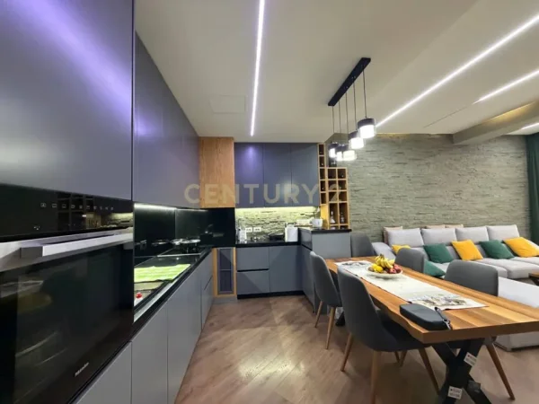 Tirane, shitet apartament 2+1 Kati 5, 130 m² 390.000 € (Ish Parku everest142901)