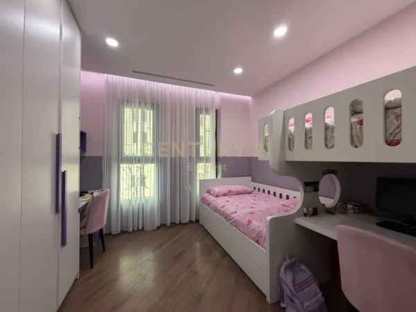 Tirane, shitet apartament 2+1 Kati 5, 130 m² 390.000 € (Ish Parku everest142901)