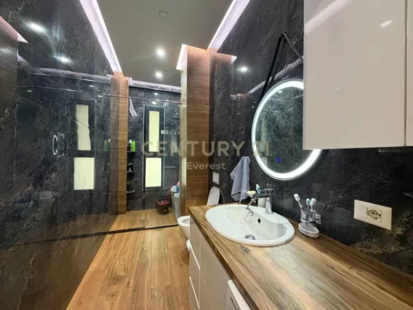 Tirane, shitet apartament 2+1 Kati 5, 130 m² 390.000 € (Ish Parku everest142901)
