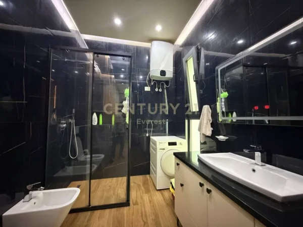 Tirane, shitet apartament 2+1 Kati 5, 130 m² 390.000 € (Ish Parku everest142901)