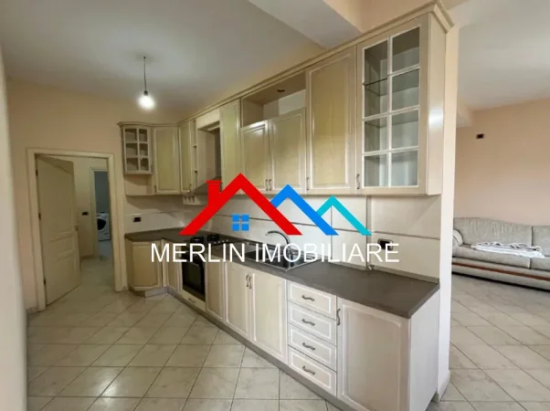 Shqiperi, jepet me qera apartament 2+1+Ballkon Kati 3, 100 m² 475 € (KODRA E PRIFTIT,RRUGA DISHA)