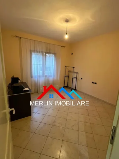 Shqiperi, jepet me qera apartament 2+1+Ballkon Kati 3, 100 m² 475 € (KODRA E PRIFTIT,RRUGA DISHA)