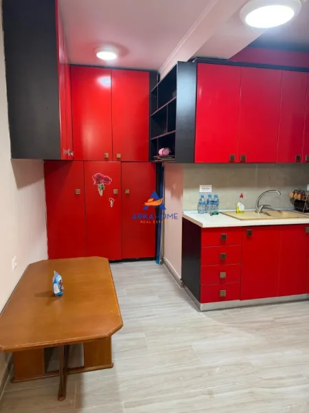 Tirane, jepet me qera apartament 2+1+Ballkon Kati 7, 87 m² 252.300 € 