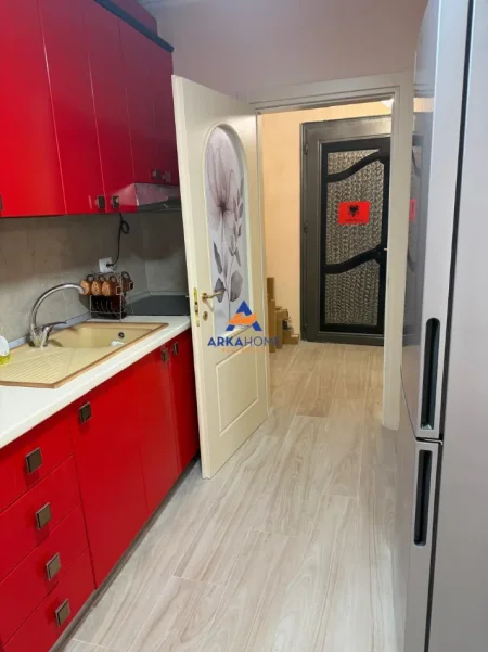Tirane, jepet me qera apartament 2+1+Ballkon Kati 7, 87 m² 252.300 € 