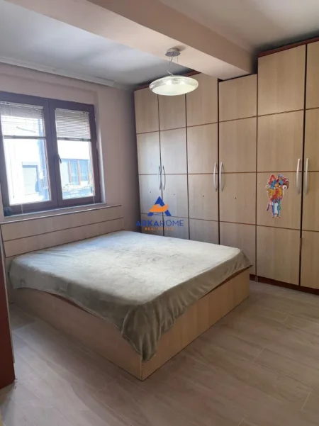 Tirane, jepet me qera apartament 2+1+Ballkon Kati 7, 87 m² 252.300 € 
