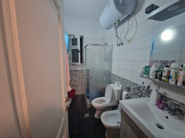 Tirane, shitet apartament 1+1 Kati 4, 54 m² 124.000 € (Harry Fultz)