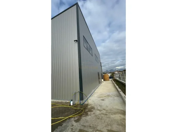 Shqiperi, shitet magazine Kati 0, 1.400 m² 800.000 € (Prush)