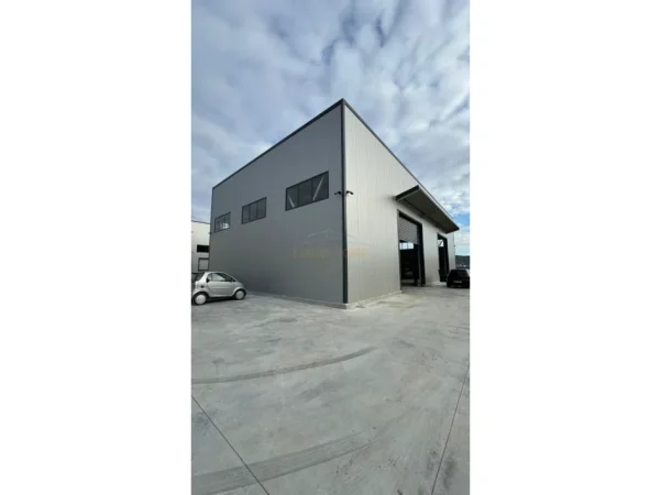 Shqiperi, shitet magazine Kati 0, 1.400 m² 800.000 € (Prush)