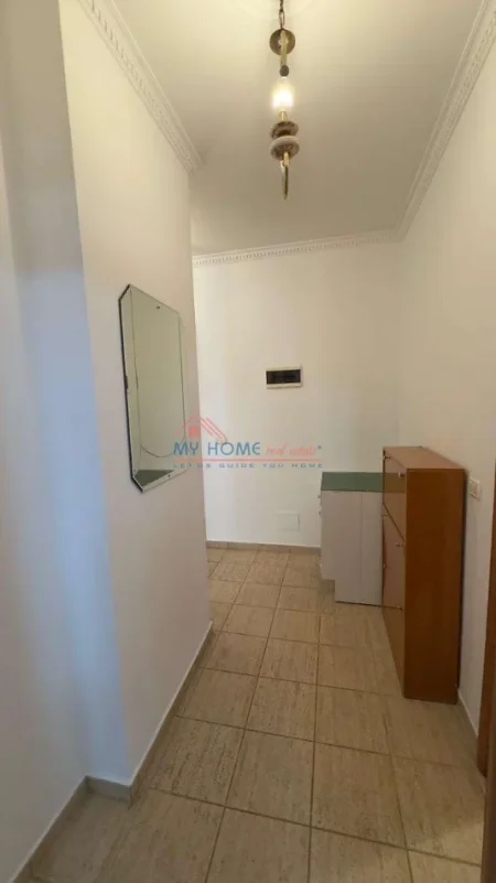 Tirane, jepet me qera apartament 1+1+Ballkon Kati 3, 70 m² 650 € (Bulevardi Zogu I)