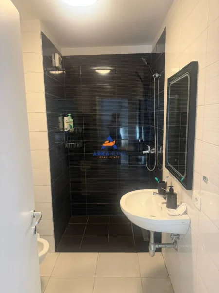 Tirane, jepet me qera apartament 3+1+Ballkon Kati 10, 110 m² 1.050 € 