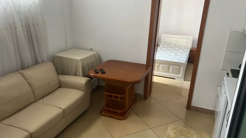 Tirane, jepet me qera apartament 1+1 Kati 0, 55 m² 320 € (Rruga Ali demi)