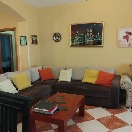 Tirane, shitet apartament 2+1+Ballkon Kati 7, 104 m² 355.000 € (Rruga e Kosovarëve)