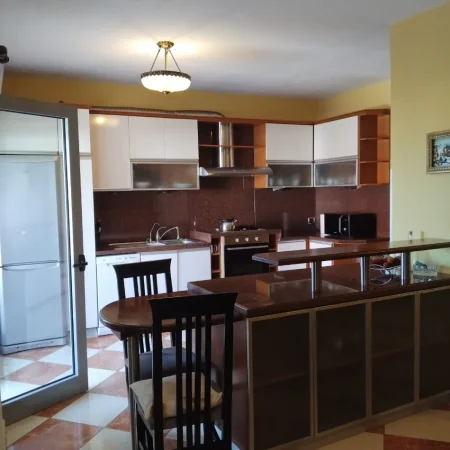 Tirane, shitet apartament 2+1+Ballkon Kati 7, 104 m² 355.000 € (Rruga e Kosovarëve)