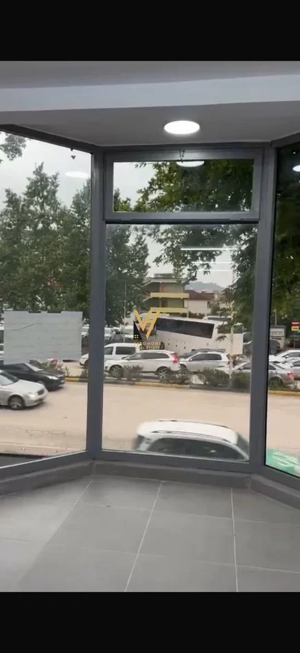Tirane, jepet me qera ambjent biznesi Kati 2, 125 m² 1.000 € (RRUGA DRITAN HOXHA)