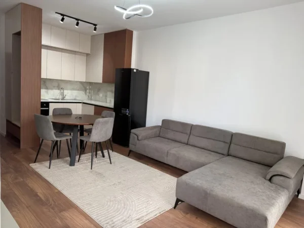 Tirane, jepet me qera apartament 1+1 Kati 3, 65 m² 450 € (Paskuqan)