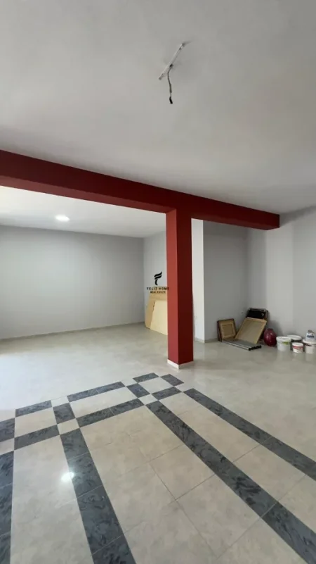 Tirane, jepet me qera zyre Kati 1, 120 m² 950 € (RRUGA E DURRESIT)